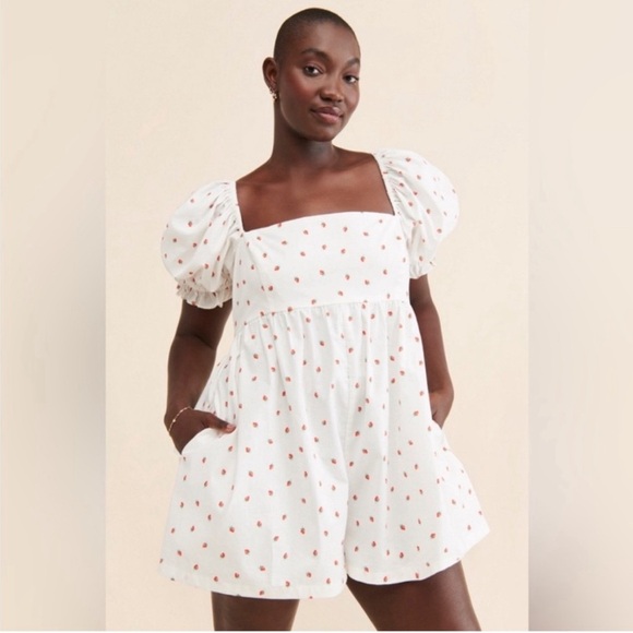 Selkie x Anthropologie Strawberry Puff Sleeve Romper Size M - Picture 2 of 8